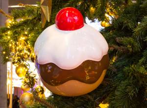 Cupecake Windbeutel 34x30 cm aus Glasfaser Fensterdekoration oder Weihnachtsbaumanhänger