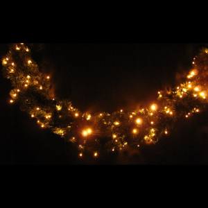 IKu Tannengirlande Weihnachtsgirlande 270cm x 30 cm mit 250 warmweissen LED - Koppelbar
