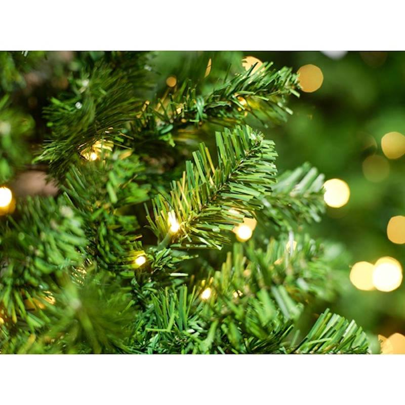 Everlands Aussen Weihnachtsbaum 240 cm Kiefer 600 LED