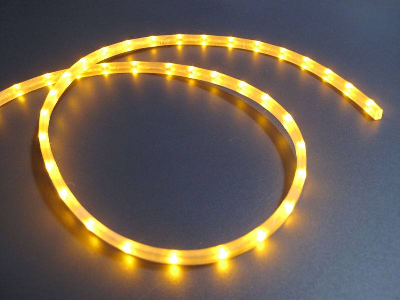 LED-Streifen in Gelb mit 360 Lumen und 14,4 Watt je Meter bei 12 Volt, –  Ledfabrik